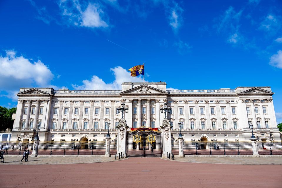 Buckinghamský palác počas osláv narodenín kráľa Karola III.