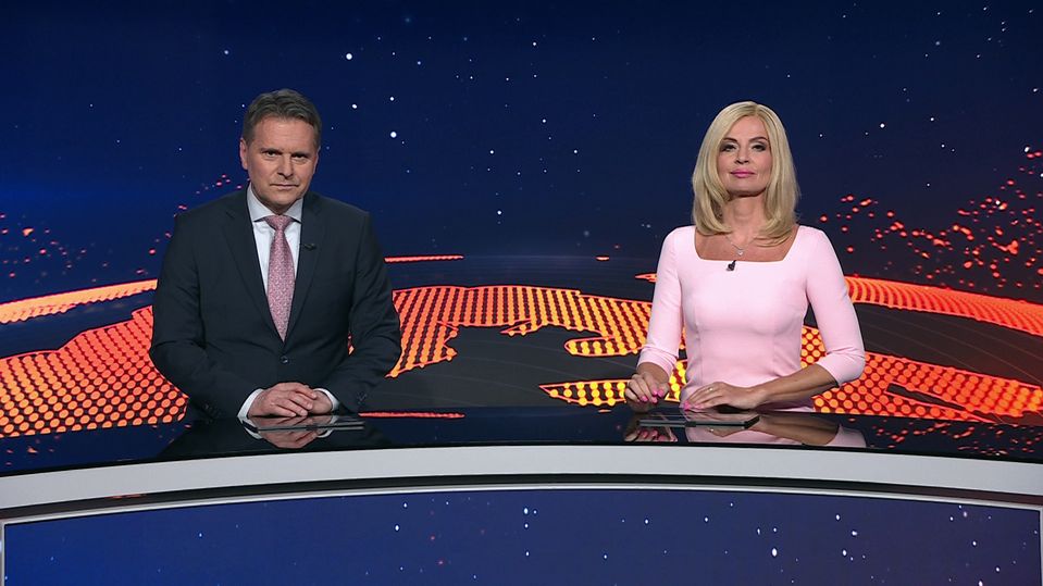 Jaroslav Zápala a Marianna Ďurianová v relácii Televízne noviny