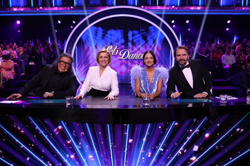 Richard Genzer, Tatiana Drexler, Laura Arcolinová a Ján Ďurovčík v šou Let's Dance