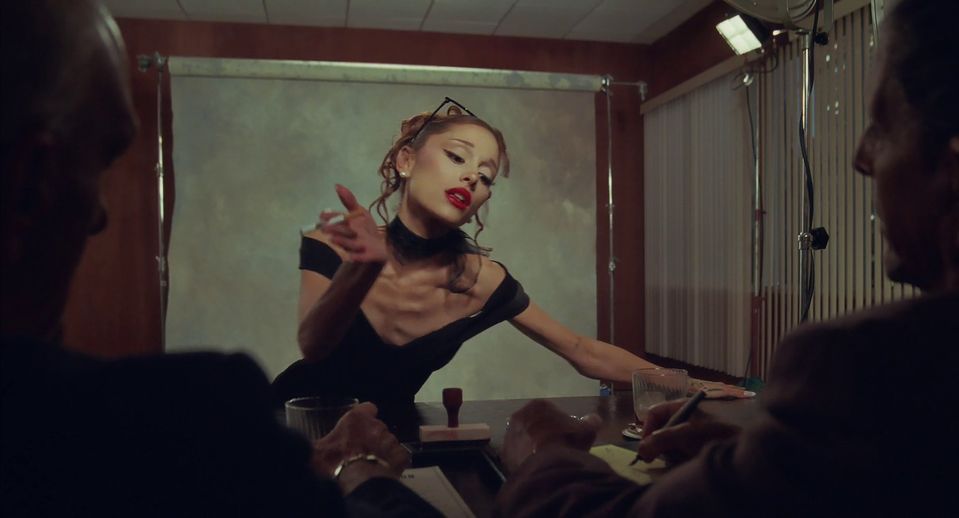 Ariana Grande v novom videoklipe.