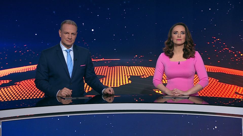 Patrik Švajda a Lenka Vavrinčíková v relácii Televízne noviny