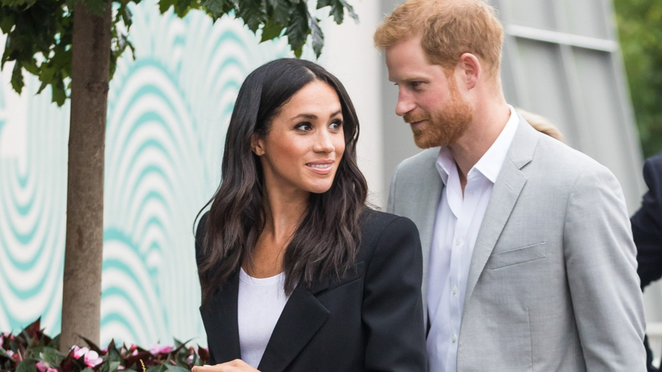 Meghan a Harry sa vracajú späť do Británie.