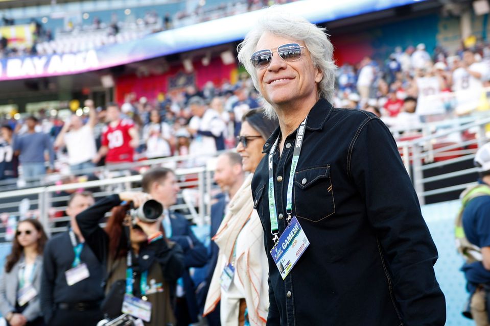 Jon Bon Jovi sa objavil na Super Bowle.