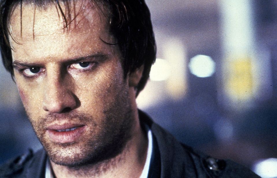 Zahral si hlavnú rolu vo filme Highlander. 