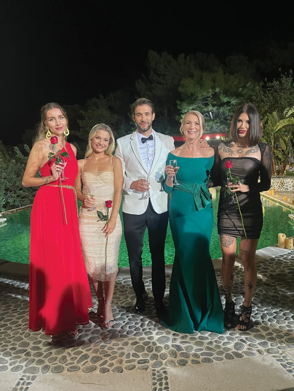 Petrana Galatea Oráčová, Miroslava Hriňáková, Tomáš Tarr, Ingrid Tarrová a Tereza Kosecová v šou Ruža pre nevestu