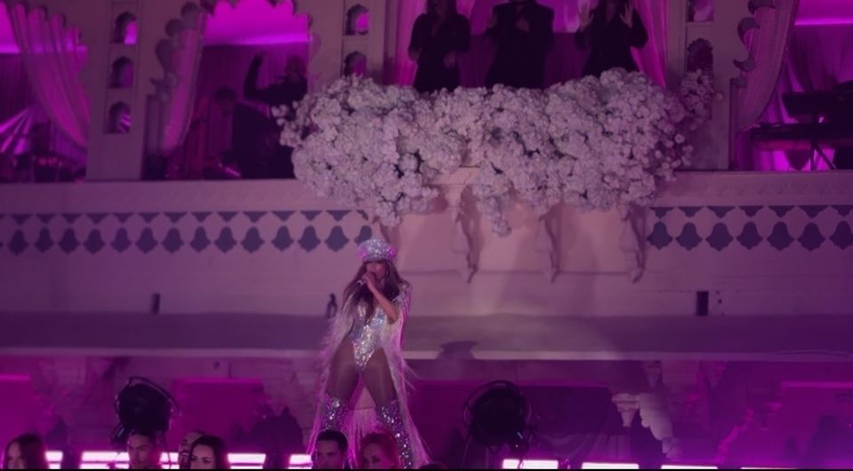 Vystúpenie Jennifer Lopez na svadbe miliardárov v Indii