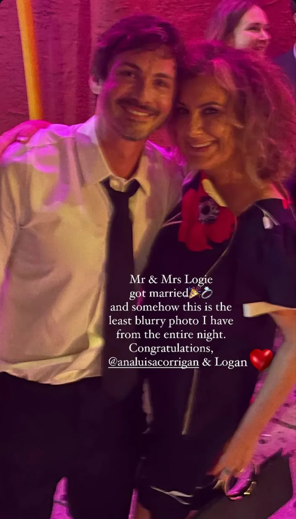 Logan Lerman sa oženil.