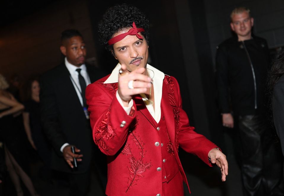 Bruno Mars ovládol kategórie R&B.