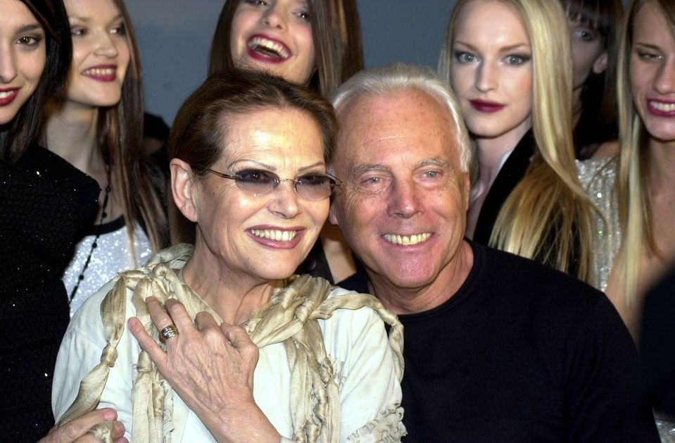 Claudia Cardinale s návrhárom Giorgiom Armanim