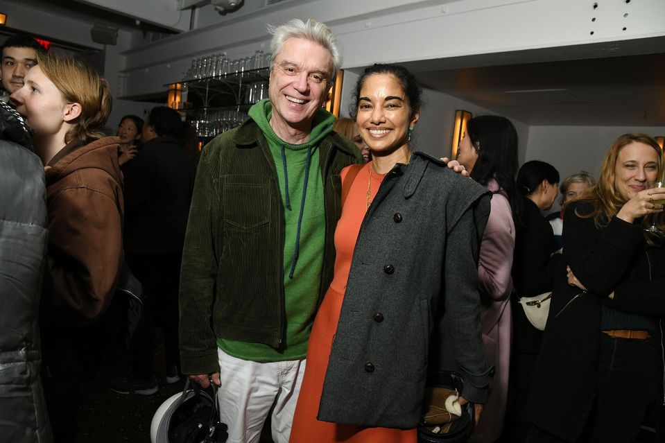 David Byrne so snúbenicou Malou Gaonkar