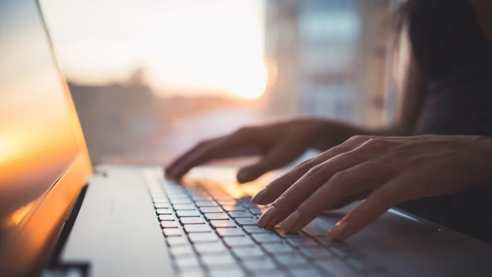 Využívate často internet a sociálne siete? Tieto stránky sa vám raz určite zídu
