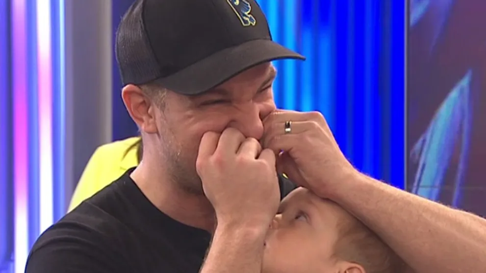 Ten moment, keď sa víťazovi šou v živom vysielaní zasekne umelý chrup!