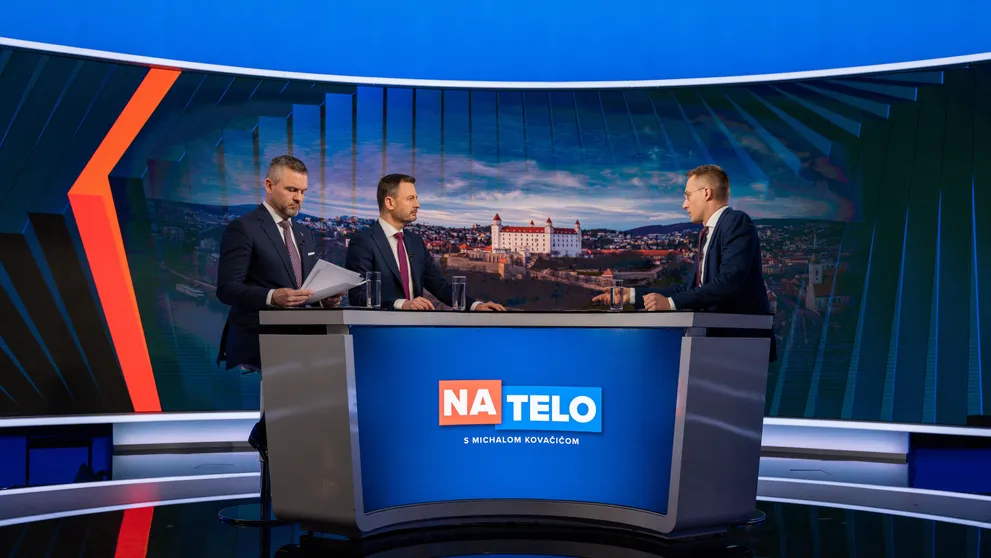 Prvý diskusný duel premiéra Hegera a expremiéra Pellegriniho v nedeľnom Na telo prevalcoval konkurenciu