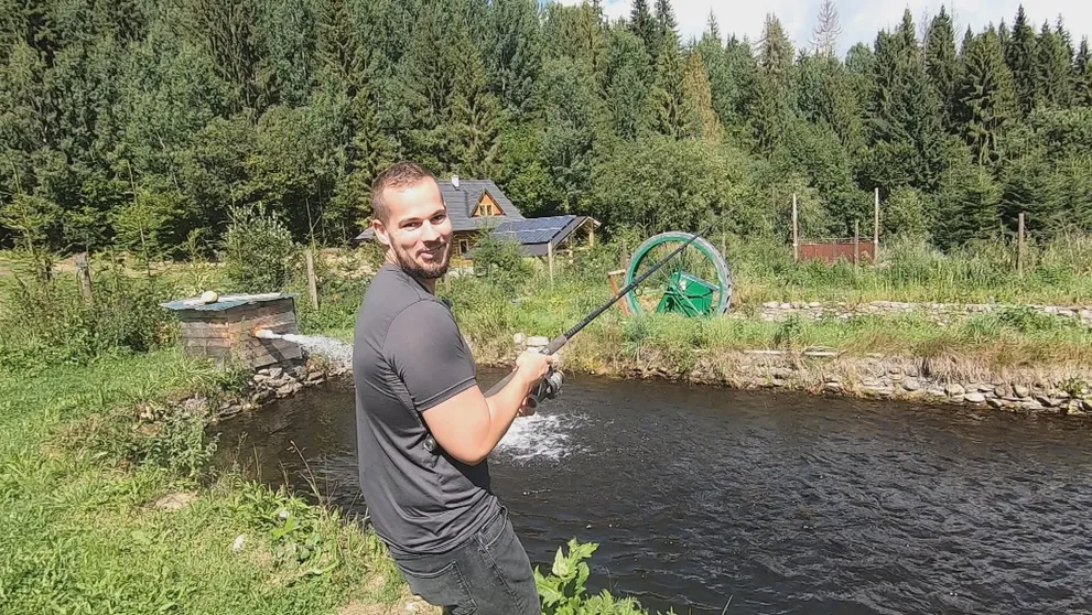 Ani nevieme, že takéto niečo u nás máme! Čerstvé ryby uprostred lesa