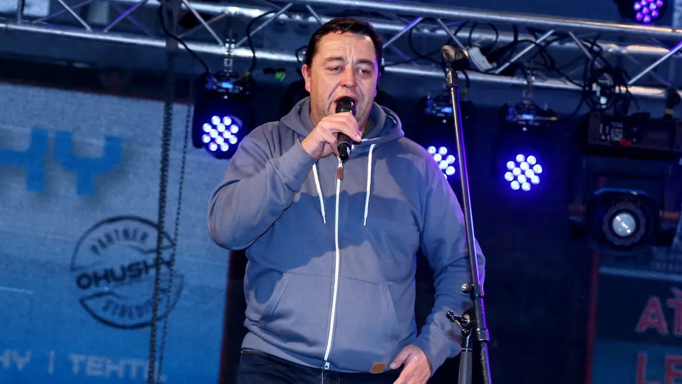 Náhle zomrel spevák zo skupiny Maxim Turbulenc, mal 53 rokov