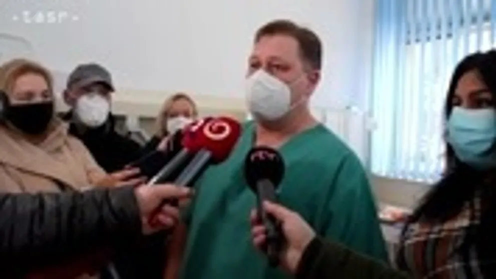 Zbabelý útok na krásnu modelku, tvrdé rany do tváre i kopanec