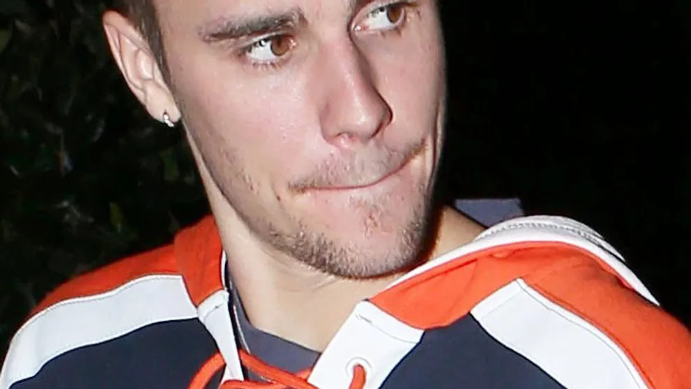 Justin Bieber sa zasekol v čase. Pubertálne problémy má dodnes