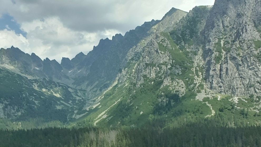 Španielske tornádo s maďarskou príchuťou: Herci sa na pľaci poriadne odviazali!