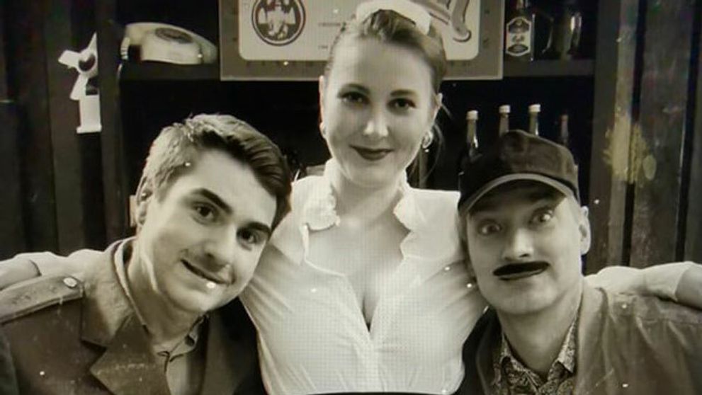 Záhada seriálovej fotografie odhalená! Prečo omladol iba jeden z hercov?