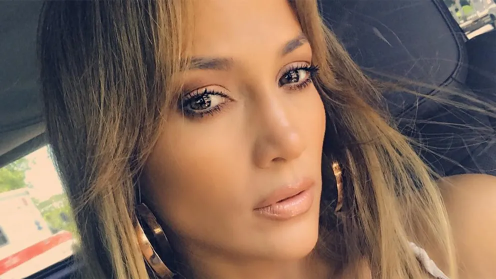 Najnovšie foto JLo vás dostanú: Aha, na tú sexy kosť!