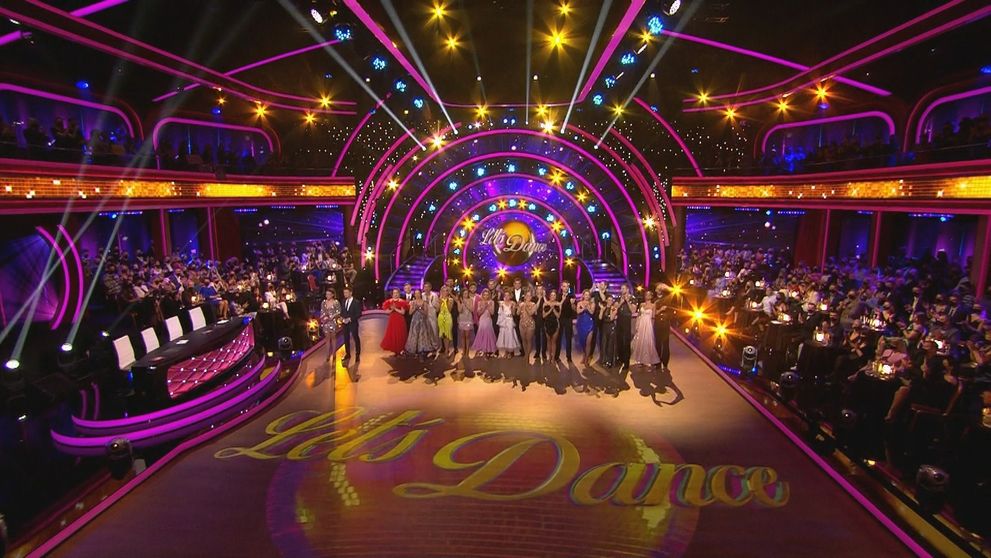 Moderátorka Let's Dance v sexy šatách: To je ale dekolt!