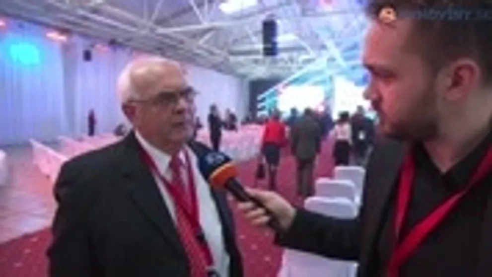 Vedci objavili baktériu, ktorá si poradí aj s ťažko rozložiteľným druhom plastu