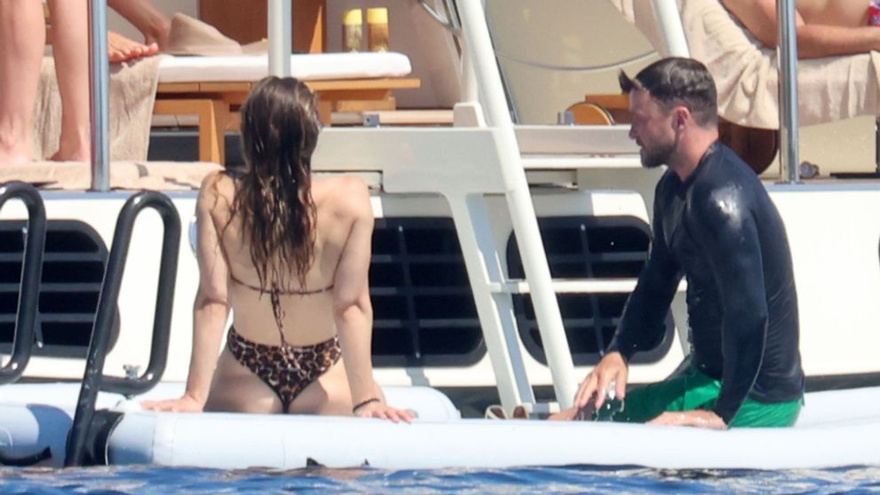 Justin, kam s tými rukami? Opaľujúca sa Jessica Biel naštartovala svojho manžela