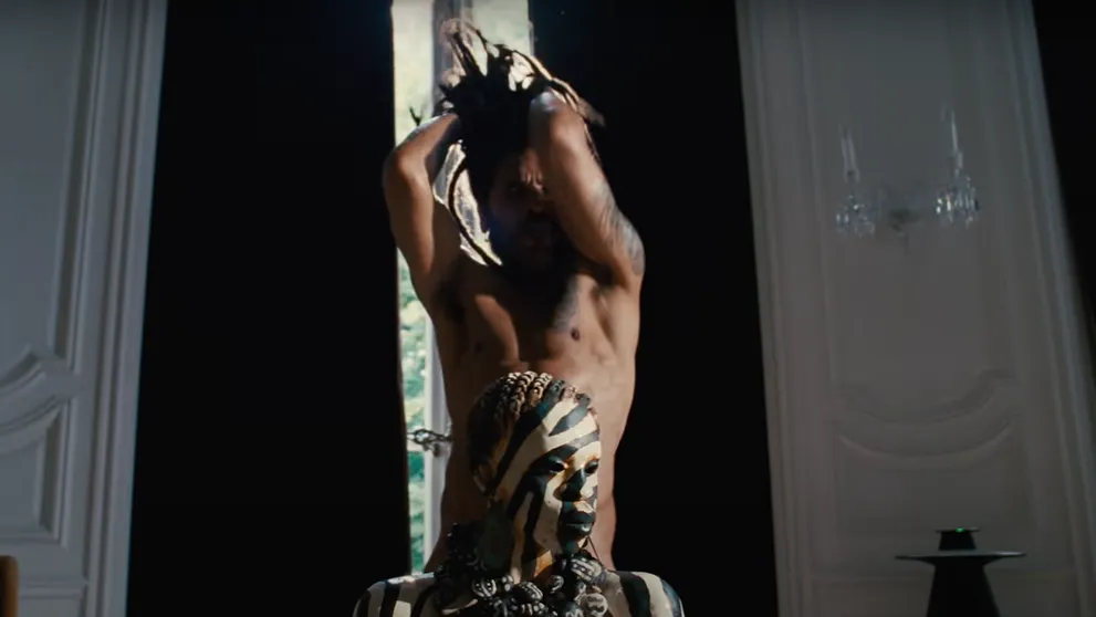 Len pre 18+! Holý Lenny Kravitz vo videu bez cenzúry