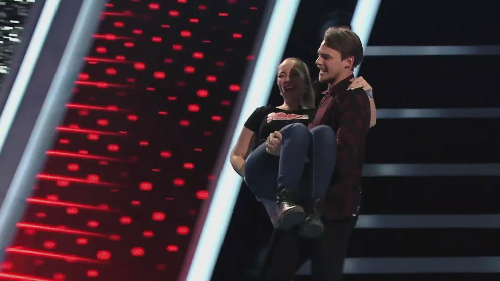 Čo sa to dialo? Vojta Dyk schytil neznámu ženu do náruče a odniesol ju preč