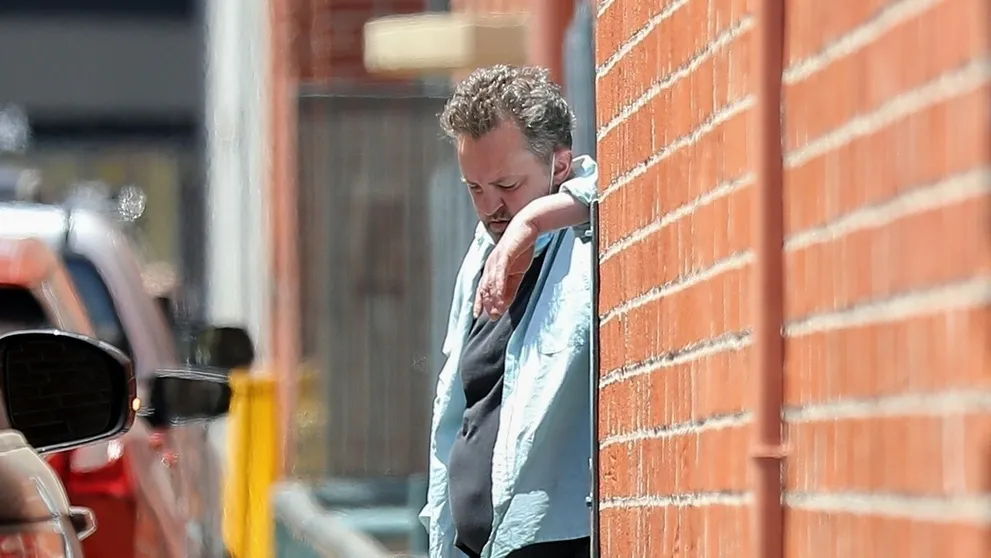 Matthew Perry nie je vôbec v poriadku: Smutný pohľad na hviezdu Priateľov