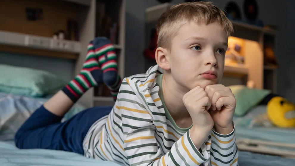 Kóma pred kamerou mu vyhovuje, Rubikovu kocku poskladá za šesť sekúnd!