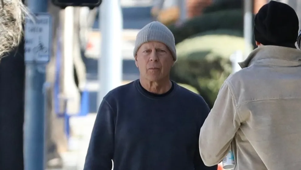 Bruce Willis na prvej fotografii s vnučkou. Fanúšikom sa hrnú slzy do očí