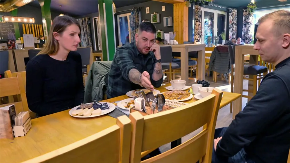Ako môžete predávať také jedlo? Bolo to hrozné, už by som sem nikdy neprišiel!