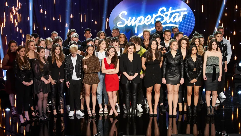 Fešného superstaristu by ste nespoznali: Ešte nedávno vyzeral takto!