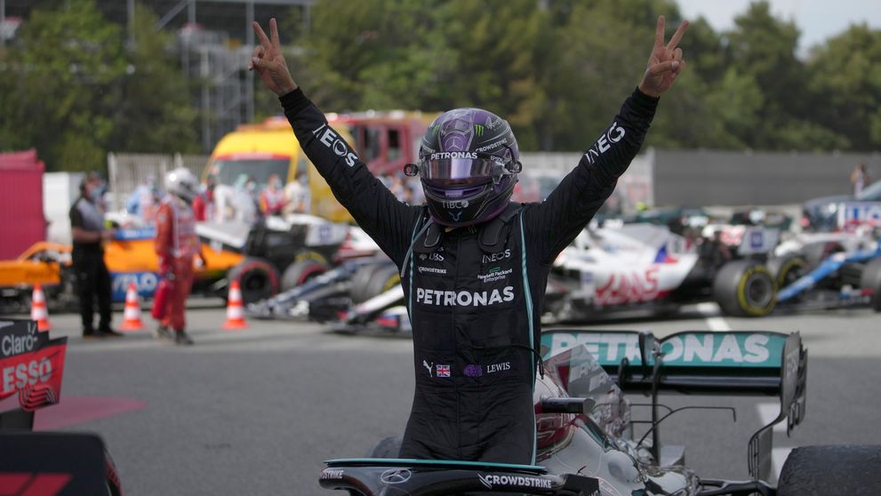 F1: VC Španielska ukoristil Hamilton pred Verstappenom