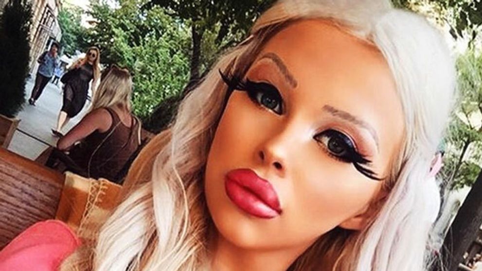 Česká Barbie s najlepšou kamarátkou. To je ale umelina!