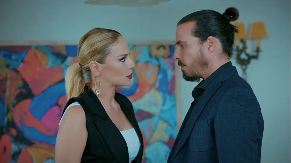 Yasemin prekvapí samu seba, keď sa vzoprie Denizovi