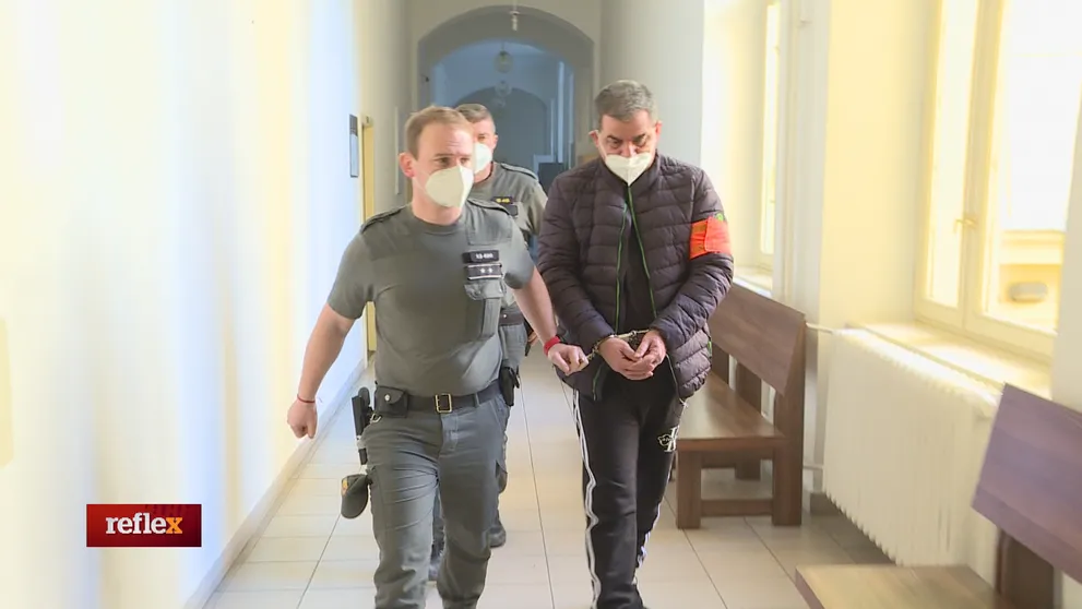 Zneužiť mal 25 dievčat, súd ho prepustil z väzby