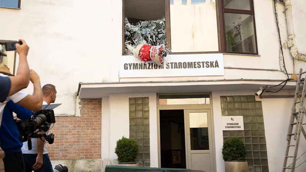Scéna ako z amerického akčného filmu: Pán profesor štartuje poriadne naostro!