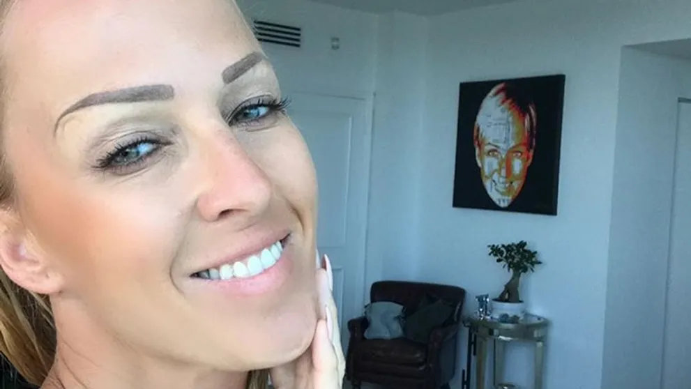 Zuzana Belohorcová dráždi na sexy fotkách: Odhalený výstrih a sieťové pančuchy