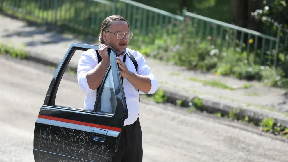 Po rokoch sa do dediny vracia Bystrov brat. A je to teda kapacita!
