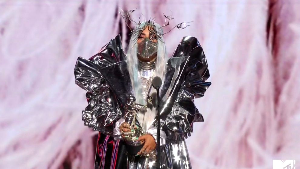 VMAs 2020 poznajú víťazov! Neuveríte, kto sa doťahoval na Lady Gaga