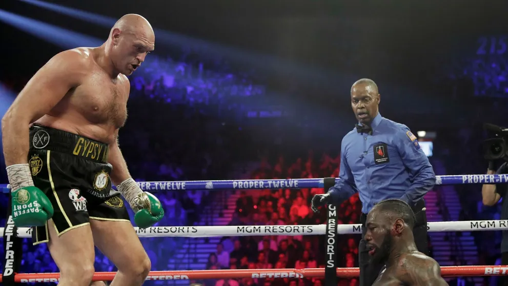 Fury poslal Wildera dvakrát k zemi. Potom si zaspieval aj s celým publikom