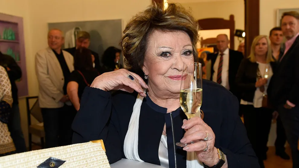 Herečka Jiřina Bohdalová skončila v nemocnici