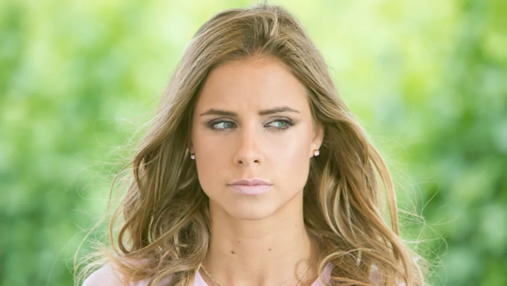Adela bojuje sama proti sebe: Nina sa jej snaží otvoriť oči
