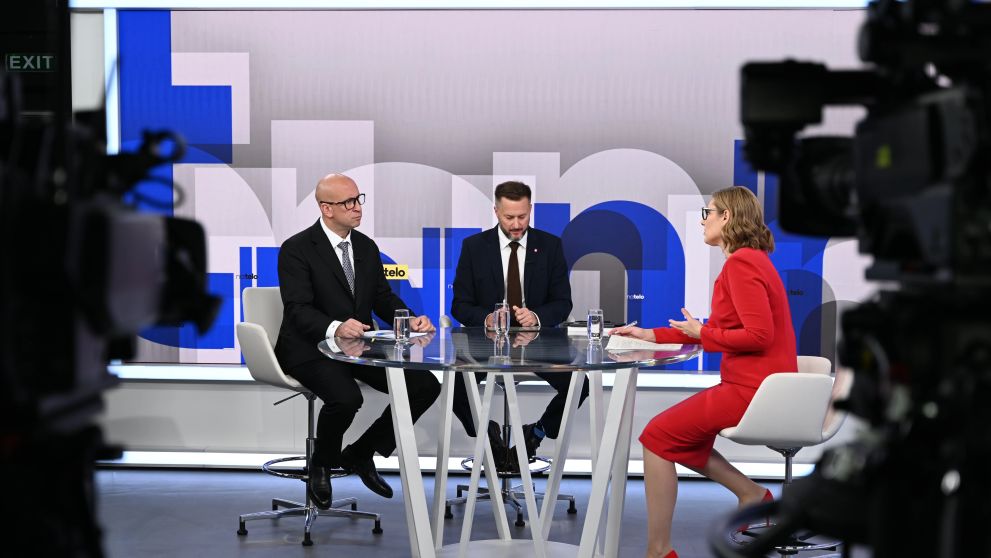 Exkluzívny duel Valla s Rážom pritiahol divákov: Na telo ovládlo nedeľné politické diskusie