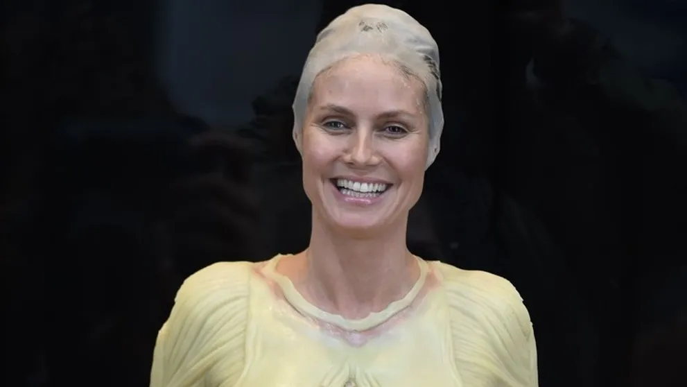 Najnechutnejšia halloweenska maska Heidi Klum: Okrem pŕs vystavila aj črevá