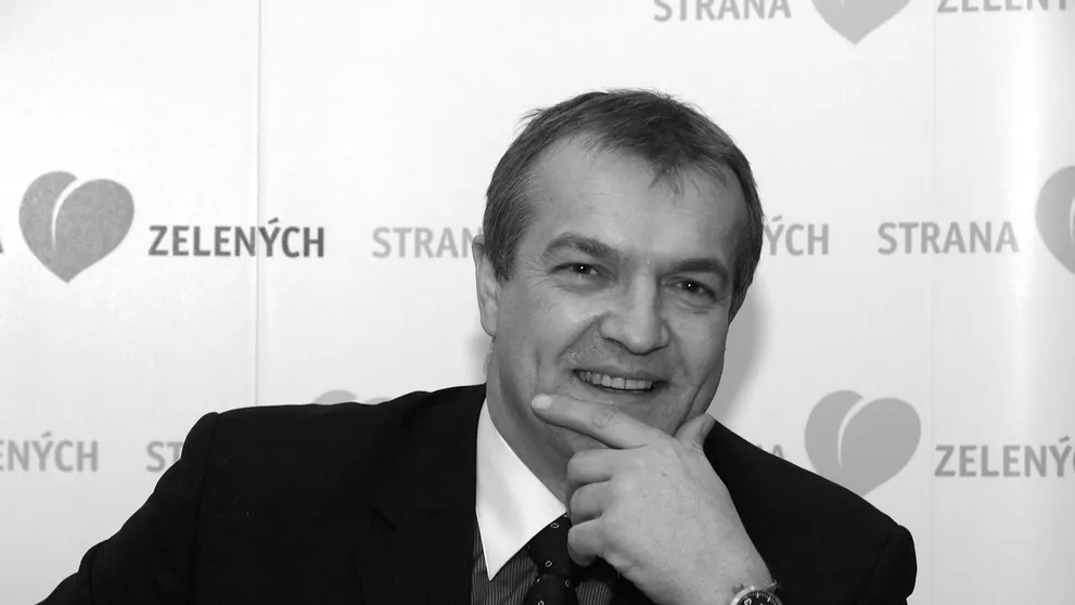 Zomrel náš bývalý kolega, herec a politik Robo Beňo
