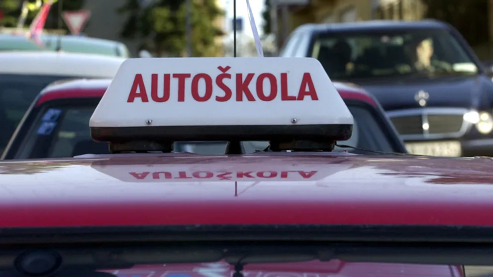 Autoškoly by mohli dostať sčasti zelenú. Posledné slovo bude mať hlavný hygienik
