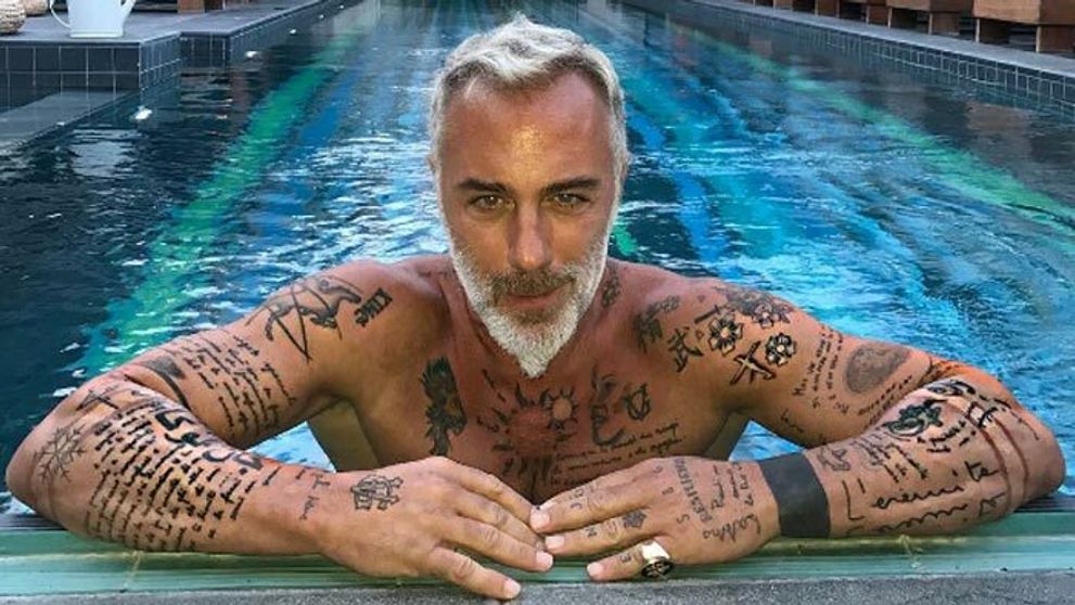 Dámy, na jeho milióny si už nesiahnete! Zazobaného milionára zbalila táto kočka